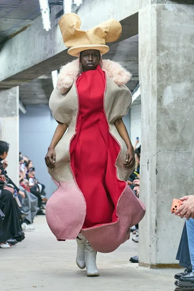 Look 1